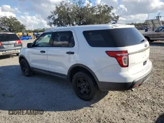 2013 Ford Utility Police Interceptor with VIN 1FM5K7AR9DGC15889, listed as a Copart auction lot 44801255 with 124,932 mi miles and Clean Title. Bid and sale history available at carsss.com. Image 2.