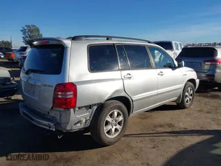2002 Toyota Highlander with VIN JTEGF21A020069687, listed as a IAAI auction lot 38327598 with 178,401 mi miles. Bid and sale history available at carsss.com. Image 4.