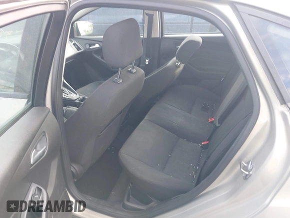 2015 Ford Focus SE with VIN 1FADP3F22FL384125, listed as a IAAI auction lot 40746333 with 53,530 mi miles. Bid and sale history available at carsss.com. Image 8.