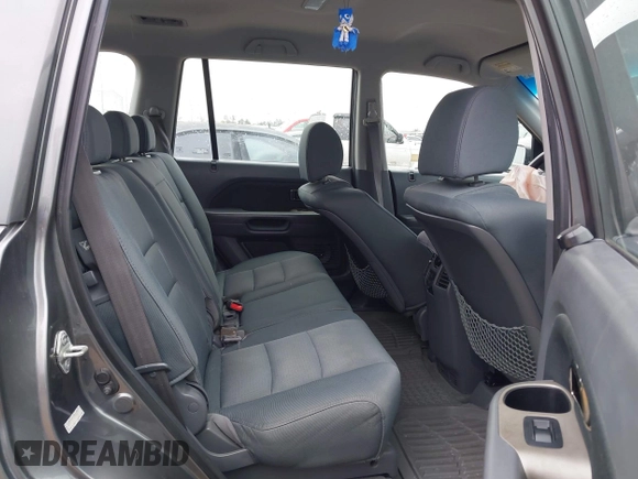 2007 Honda Pilot LX with VIN 5FNYF281X7B006877, listed as a IAAI auction lot 41595667 with 255,799 mi miles. Bid and sale history available at carsss.com. Image 8.
