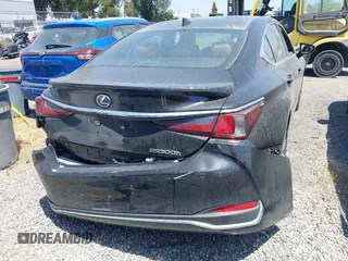 2021 Lexus ES 300h z VIN 58ADA1C11MU009897, wystawiony jako IAAI lot #42131776 z przebiegiem 28 460 mil mil oraz . Historia ofert i sprzedaży dostępna na DreamBid. Obrazek 17.