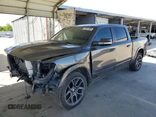 2019 Ram 1500 Laramie z VIN 1C6SRFJT6KN925454, wystawiony jako Copart lot #52447895 z przebiegiem 87 822 mil mil oraz Szkoda całkowita • Salvage title. Historia ofert i sprzedaży dostępna na DreamBid. Obrazek 1.