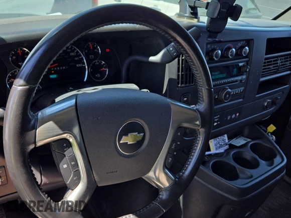 2012 Chevrolet Express Passenger 1LT с VIN 1GAZG1FG2C1159073, выставлен на аукционе IAAI как лот 42619812 с пробегом 90 220 миль миль и . История ставок и продаж доступна на DreamBid. Изображение 3.