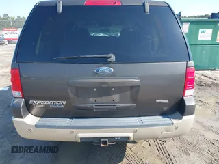 2006 Ford Expedition Eddie Bauer z VIN 1FMFU17586LA66711, wystawiony jako IAAI lot #41984167 z przebiegiem 225 284 mil mil oraz . Historia ofert i sprzedaży dostępna na DreamBid. Obrazek 6.
