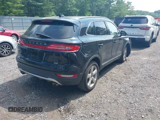 2017 Lincoln MKC Premiere with VIN 5LMCJ1C90HUL52132, listed as a IAAI auction lot 42611380 with 141,981 mi miles and . Bid and sale history available at DreamBid. Image 4.