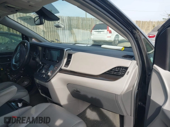 2018 Toyota Sienna XLE Auto Access Seat with VIN 5TDYZ3DC1JS953619, listed as a IAAI auction lot 42079751 with 133,189 mi miles and . Bid and sale history available at DreamBid. Image 5.