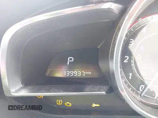2014 Mazda 3 S Grand Touring z VIN JM1BM1M32E1100092, wystawiony jako IAAI lot #42248984 z przebiegiem 139 937 mil mil oraz . Historia ofert i sprzedaży dostępna na DreamBid. Obrazek 16.