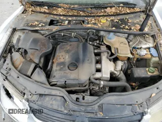 2000 Volkswagen Passat z VIN WVWMA23B3YP228438, wystawiony jako Copart lot #48724625 z przebiegiem 204 670 mil mil oraz Szkoda całkowita • Salvage title. Historia ofert i sprzedaży dostępna na DreamBid. Obrazek 11.