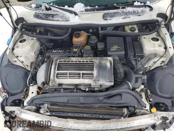 2005 MINI Hardtop S z VIN WMWRE33465TD91749, wystawiony jako Copart lot #43938765 z przebiegiem 166 391 mil mil oraz Szkoda całkowita • Salvage title. Historia ofert i sprzedaży dostępna na DreamBid. Obrazek 12.