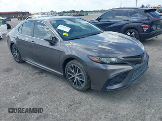 2023 Toyota Camry SE z VIN 4T1G11AK0PU739479, wystawiony jako IAAI lot #41942617 z przebiegiem 36 236 mil mil oraz . Historia ofert i sprzedaży dostępna na DreamBid. Obrazek 1.