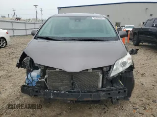 2019 Toyota Sienna LE with VIN 5TDJZ3DC2KS223303, listed as a Copart auction lot 65820654 with 286,964 mi miles and Clean Title. Bid and sale history available at carsss.com. Image 5.