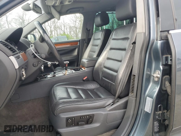 2004 Volkswagen Touareg with VIN WVGCM67L94D006541, listed as a Copart auction lot 50514195 with 132,278 mi miles and Salvage Title. Bid and sale history available at DreamBid. Image 7.