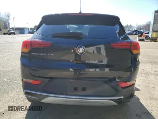 2020 Buick Encore GX Select z VIN KL4MMDSL2LB096513, wystawiony jako Copart lot #50428735 z przebiegiem 58 101 mil mil oraz Czysty tytuł • Clean title. Historia ofert i sprzedaży dostępna na DreamBid. Obrazek 6.