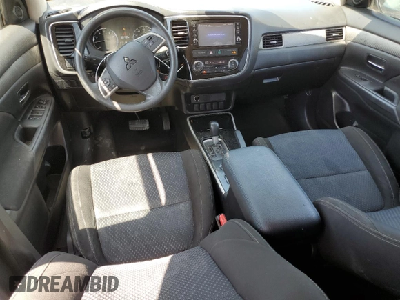 2018 Mitsubishi Outlander ES z VIN JA4AD2A39JJ001778, wystawiony jako Copart lot #52923235 z przebiegiem 136 549 mil mil oraz Szkody całkowita. Historia ofert i sprzedaży dostępna na DreamBid. Obrazek 8.