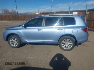 2008 Toyota Highlander Hybrid Limited with VIN JTEEW44A382002576, listed as a IAAI auction lot 41831706 with 211,978 mi miles. Bid and sale history available at carsss.com. Image 14.