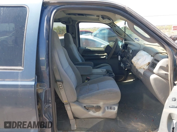 2003 Ford Excursion Special Serv z VIN 1FMNU40L33EC86425, wystawiony jako IAAI lot #42436833 z przebiegiem 192 933 mil mil oraz . Historia ofert i sprzedaży dostępna na DreamBid. Obrazek 5.