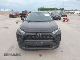 2021 Toyota RAV4 LE z VIN 2T3F1RFV8MW228120, wystawiony jako IAAI lot #42626299 z przebiegiem 72 786 mil mil oraz . Historia ofert i sprzedaży dostępna na DreamBid. Obrazek 6.