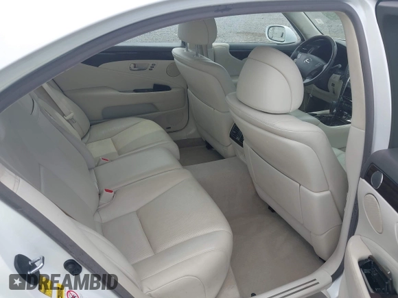 2007 Lexus LS 460 L with VIN JTHGL46F275003065, listed as a IAAI auction lot 42620085 with 238,634 mi miles and . Bid and sale history available at DreamBid. Image 8.