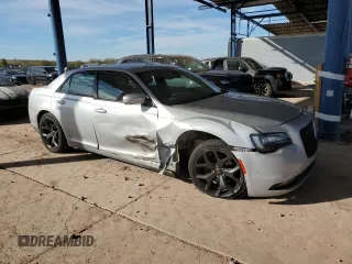 2021 Chrysler 300 S with VIN 2C3CCABGXMH529143, listed as a Copart auction lot 43624295 with 122,639 mi miles and Salvage title. Bid and sale history available at DreamBid. Image 4.