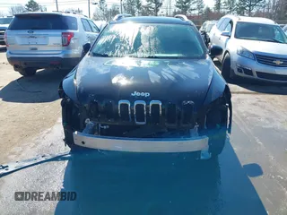 2017 Jeep Cherokee Latitude с VIN 1C4PJLCS6HW548071, выставлен на аукционе IAAI как лот 41679113 с пробегом 79 491 миль миль и . История ставок и продаж доступна на DreamBid. Изображение 13.