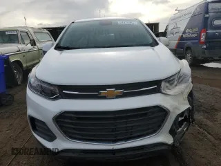 2021 Chevrolet Trax LS z VIN KL7CJKSB1MB312761, wystawiony jako Copart lot #51279365 z przebiegiem 63 098 mil mil oraz Szkoda całkowita • Salvage title. Historia ofert i sprzedaży dostępna na DreamBid. Obrazek 5.