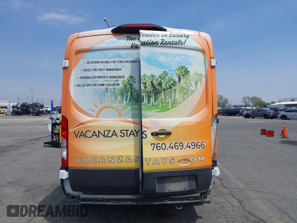2020 Ford Transit z VIN 1FTYE1C89LKB18309, wystawiony jako IAAI lot #42086954 z przebiegiem 44 937 mil mil oraz . Historia ofert i sprzedaży dostępna na DreamBid. Obrazek 17.