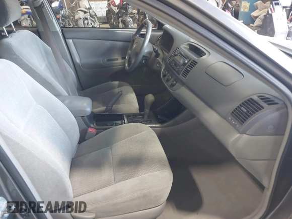 2004 Toyota Camry LE with VIN 4T1BE32K44U854932, listed as a IAAI auction lot 42133289 with 196,613 mi miles. Bid and sale history available at carsss.com. Image 5.