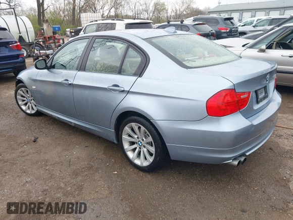 2011 BMW 3 Series 328i xDrive with VIN WBAPK7G53BNN69625, listed as a IAAI auction lot 41996331 with 199,392 mi miles and . Bid and sale history available at carsss.com. Image 3.