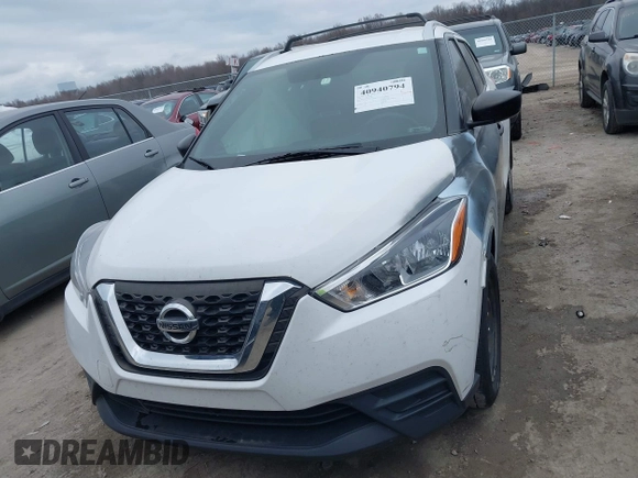 2019 Nissan Kicks SV with VIN 3N1CP5CU5KL471493, listed as a IAAI auction lot 40940794 with 111,733 mi miles. Bid and sale history available at carsss.com. Image 12.