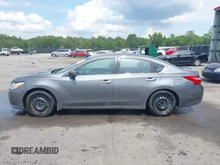 2018 Nissan Altima 2.5 SR with VIN 1N4AL3APXJC138949, listed as a IAAI auction lot 42129229 with 189,188 mi miles. Bid and sale history available at carsss.com. Image 14.