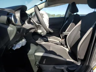 2020 Nissan Versa SV z VIN 3N1CN8EV3LL846358, wystawiony jako Copart lot #53649105 z przebiegiem 62 050 mil mil oraz Szkoda całkowita • Salvage title. Historia ofert i sprzedaży dostępna na DreamBid. Obrazek 7.
