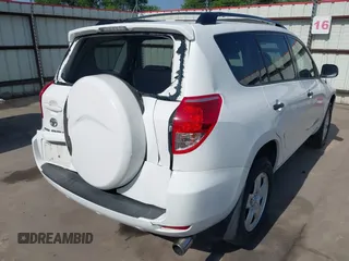 2008 Toyota RAV4 with VIN JTMZD33V185091511, listed as a IAAI auction lot 41879664 with 151,204 mi miles. Bid and sale history available at carsss.com. Image 4.