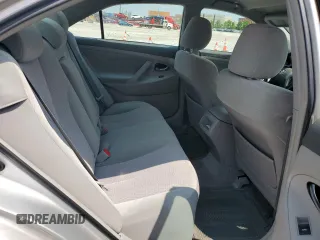 2011 Toyota Camry LE z VIN 4T4BF3EK0BR092145, wystawiony jako Copart lot #58713825 z przebiegiem 133 324 mil mil oraz Szkoda całkowita • Salvage title. Historia ofert i sprzedaży dostępna na DreamBid. Obrazek 10.