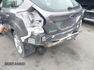 2014 Ford Focus SE with VIN 1FADP3K20EL104271, listed as a IAAI auction lot 39596262 with 81,021 mi miles. Bid and sale history available at carsss.com. Image 6.