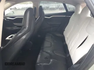 2014 Tesla Model S 60 z VIN 5YJSA1H10EFP55828, wystawiony jako Copart lot #56135145 z przebiegiem 161 317 mil mil oraz Czysty tytuł • Clean title. Historia ofert i sprzedaży dostępna na DreamBid. Obrazek 10.