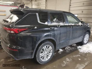 2024 Mitsubishi Outlander ES with VIN JA4J4UA86RZ004349, listed as a IAAI auction lot 41503384 with 11,792 mi miles. Bid and sale history available at carsss.com. Image 4.