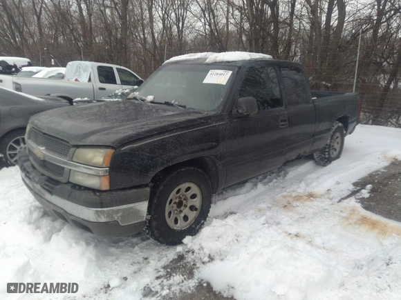 2005 Chevrolet Silverado 1500 LS with VIN 2GCEC19T551326999, listed as a IAAI auction lot 41284017 with 231,901 mi miles. Bid and sale history available at carsss.com. Image 2.