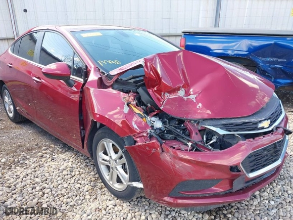 2018 Chevrolet Cruze LT with VIN 1G1BE5SM2J7105986, listed as a IAAI auction lot 41848216 with 189,988 mi miles. Bid and sale history available at carsss.com. Image 1.