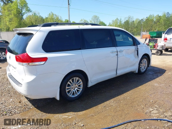 2014 Toyota Sienna XLE z VIN 5TDYK3DC7ES431782, wystawiony jako IAAI lot #41975182 z przebiegiem 191 870 mil mil oraz . Historia ofert i sprzedaży dostępna na DreamBid. Obrazek 4.