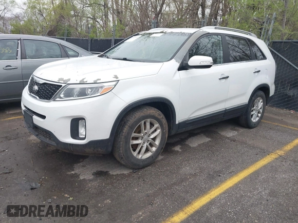 2014 Kia Sorento LX with VIN 5XYKT4A63EG432500, listed as a IAAI auction lot 41943050 with 161,612 mi miles. Bid and sale history available at carsss.com. Image 2.