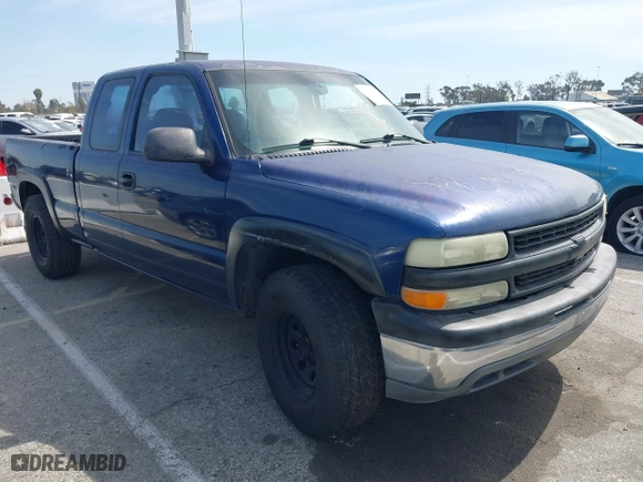 2002 Chevrolet Silverado 1500 Work Truck with VIN 2GCEC19X021368155, listed as a IAAI auction lot 41758746 with 174,877 mi miles. Bid and sale history available at carsss.com. Image 1.