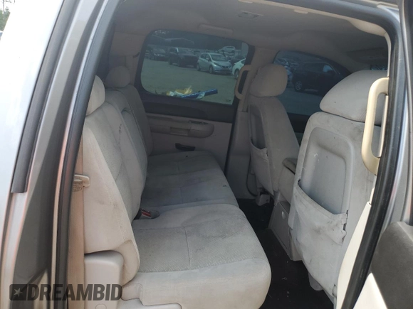 2007 Chevrolet Silverado 1500 LT w/1LT with VIN 2GCEK13C371518324, listed as a Copart auction lot 68063024 with 229,499 mi miles and Salvage Title. Bid and sale history available at carsss.com. Image 10.