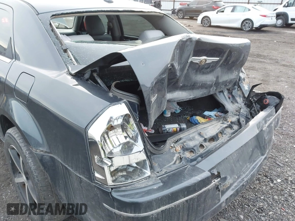 2007 Chrysler 300 Touring with VIN 2C3LK53G27H882957, listed as a IAAI auction lot 41350117 with 214,055 mi miles. Bid and sale history available at carsss.com. Image 14.