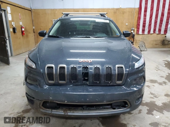 2016 Jeep Cherokee Latitude z VIN 1C4PJMCB9GW357748, wystawiony jako Copart lot #61690055 z przebiegiem 151 002 mil mil oraz Czysty tytuł • Clean title. Historia ofert i sprzedaży dostępna na DreamBid. Obrazek 5.