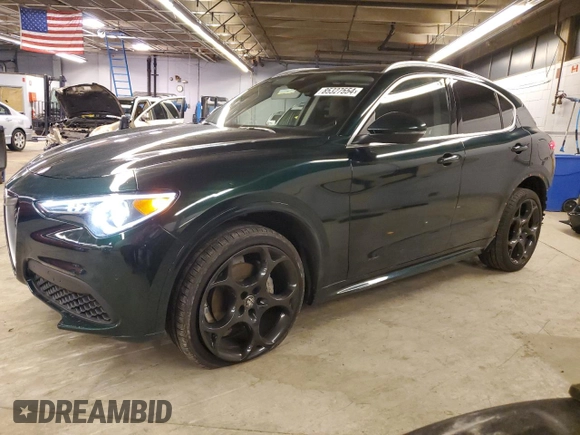 2020 Alfa Romeo Stelvio Ti z VIN ZASPAKBN5L7C92294, wystawiony jako Copart lot #85327554 z przebiegiem 30 633 mil mil oraz Szkoda całkowita • Salvage title. Historia ofert i sprzedaży dostępna na DreamBid. Obrazek 1.