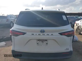 2021 Toyota Sienna XLE with VIN 5TDYRKEC9MS005997, listed as a IAAI auction lot 41506504 with 89,695 mi miles. Bid and sale history available at carsss.com. Image 16.