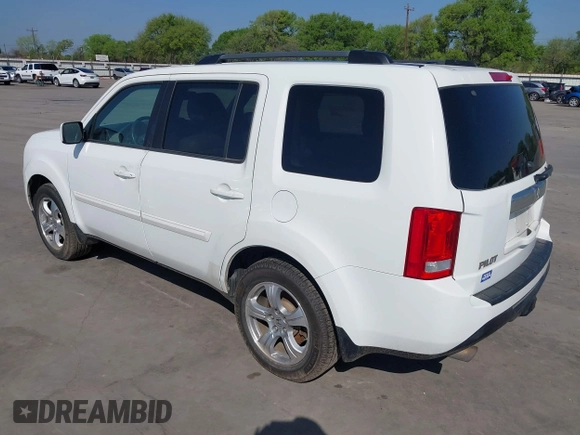 2015 Honda Pilot EX-L with VIN 5FNYF4H56FB061663, listed as a IAAI auction lot 41873152 with 211,876 mi miles and . Bid and sale history available at carsss.com. Image 3.