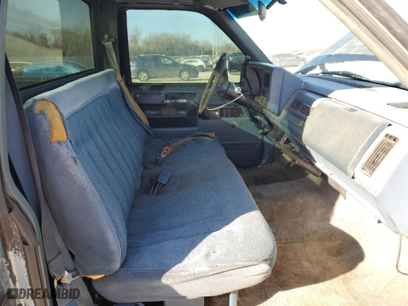 1989 Chevrolet C/K 1500 with VIN 1GCDC14K9KZ260812, listed as a Copart auction lot 47553475 with 340,196 mi miles and Salvage Title. Bid and sale history available at carsss.com. Image 10.