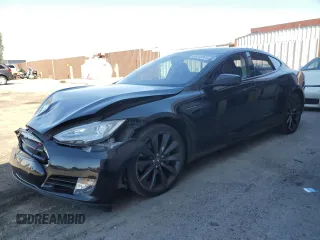 2014 Tesla Model S 60 z VIN 5YJSA1H19EFP29924, wystawiony jako Copart lot #56515245 z przebiegiem 147 288 mil mil oraz Szkoda całkowita • Salvage title. Historia ofert i sprzedaży dostępna na DreamBid. Obrazek 1.