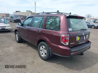 2007 Honda Pilot LX with VIN 5FNYF18107B016599, listed as a IAAI auction lot 42142933 with 186,442 mi miles and . Bid and sale history available at carsss.com. Image 3.